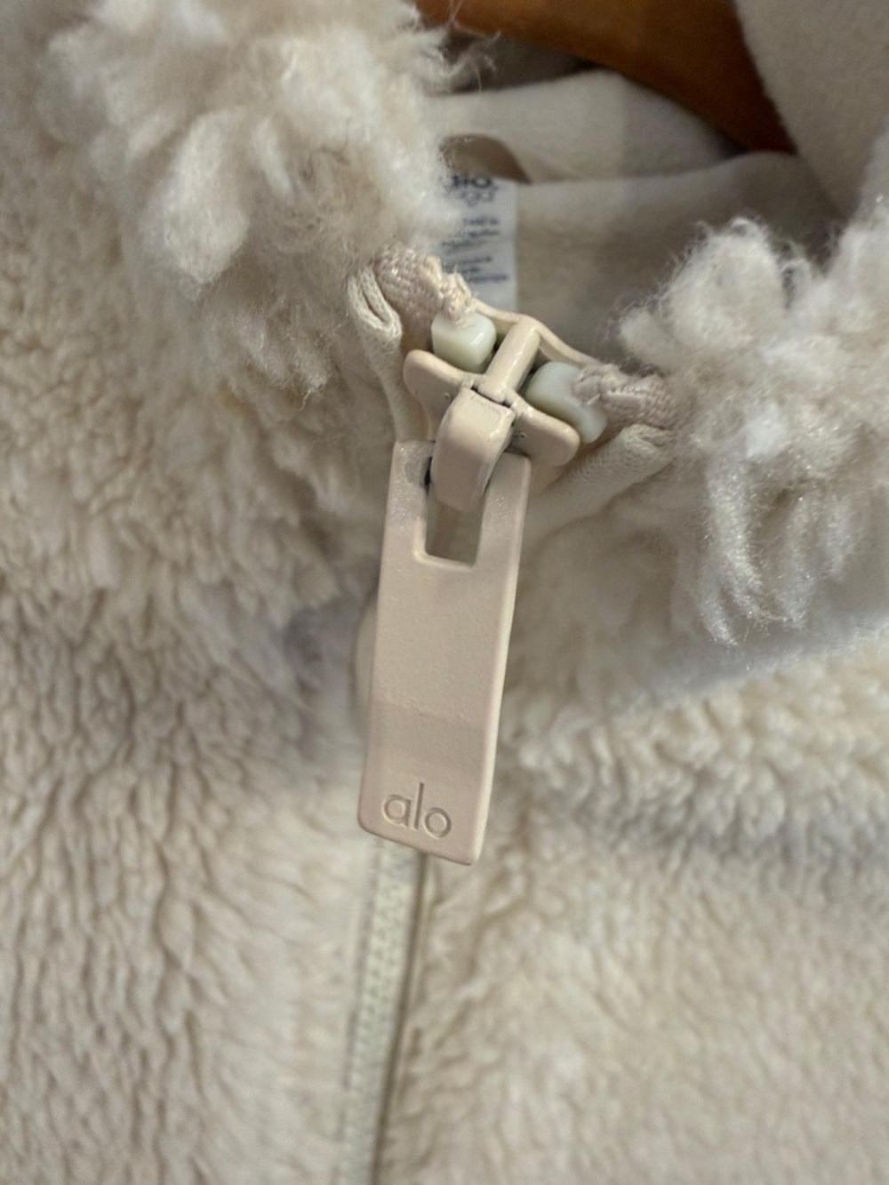 ALO Yoga Cream Sherpa Fleece Jacket - Picture 3 of 6